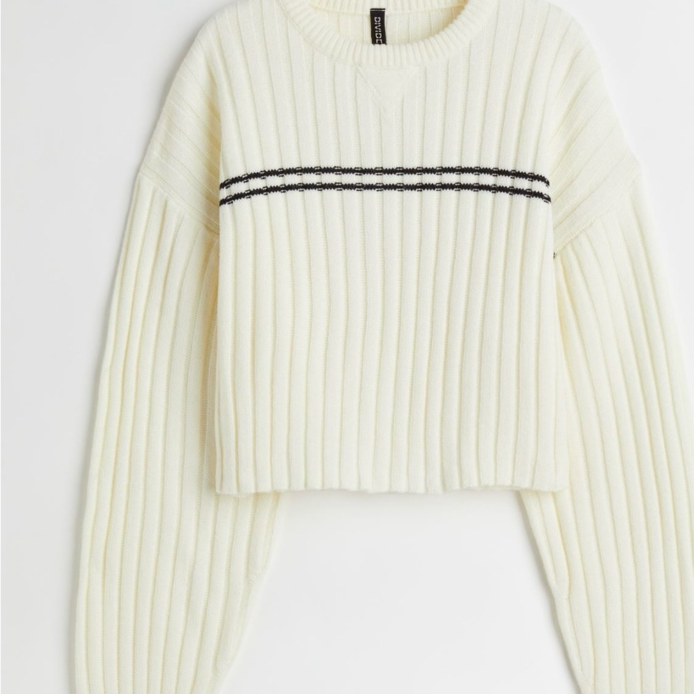 Sweaters - Picture 2 of 7